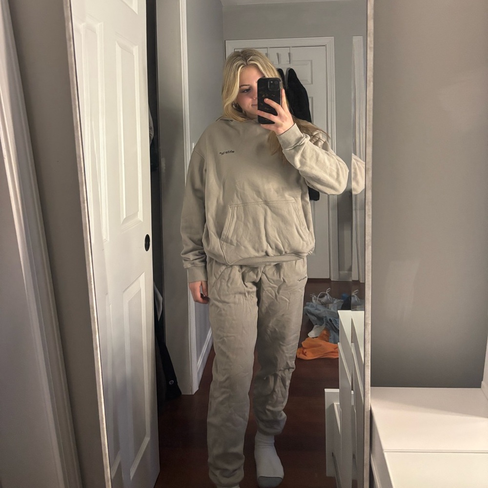 White Fox Tan Sweatset
